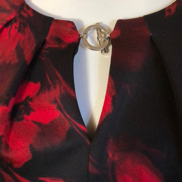 En Focus Studio dress - Picture 5 of 7